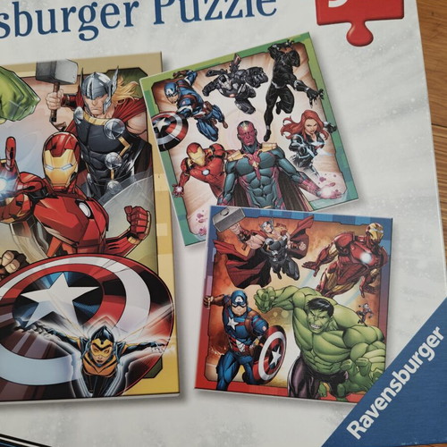 Avengers Ravensburger puzzle 3x49 pieces with posters