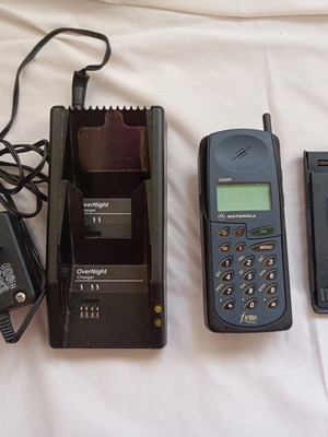 Motorola Flare GSM vintage mobile phone with charging base used