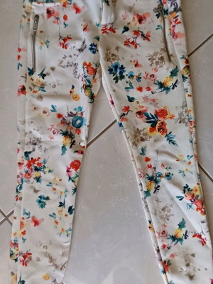 Zara fitted printed pants size M like new