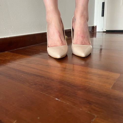Migato women's pumps size 39 beige like new