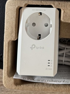 TP-Link TL-PA7017P AV1000 αντάπτορας Powerline με πρίζα διέλευσης