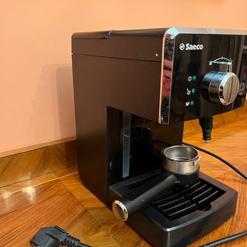Saeco Poemia espresso coffee maker like new for ground coffee with milk frother