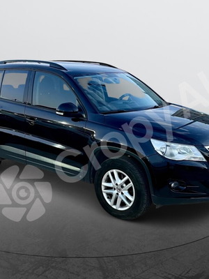 Volkswagen Tiguan 2011 μεταχειρισμένο, βενζίνη, χειροκίνητο, μαύρο SUV
