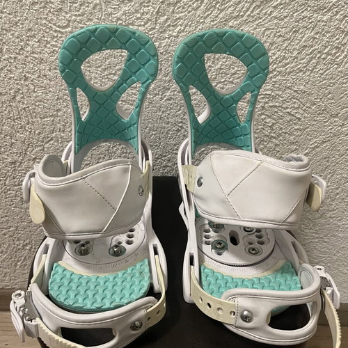 Burton Stiletto snowboard bindings used, size S, flex medium