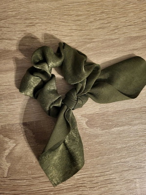 Scrunchie μεταχειρισμένο λαδί με φιόγκο