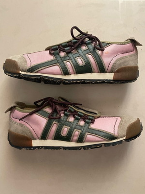 Triple five soul sneakers like new, size 36.5, pink and green athletic shoes