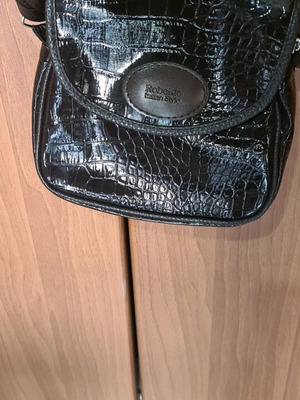 Brown crossbody bag like new with nice design