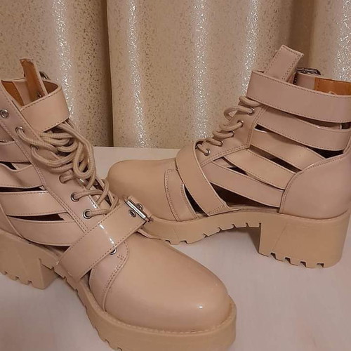 Seastar beige patent leather ankle boots new, size 39