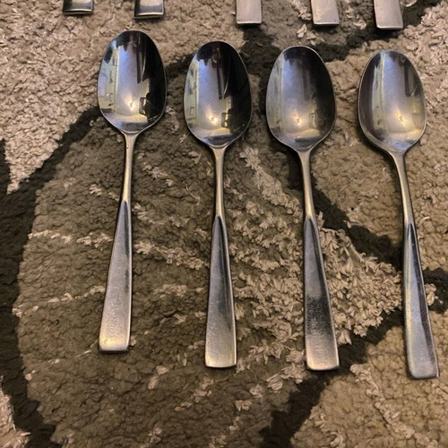 Rogers stainless steel cutlery set like new, 20 pieces
