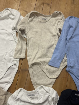 Long-sleeve baby bodysuits (onesies) 12-24 months
