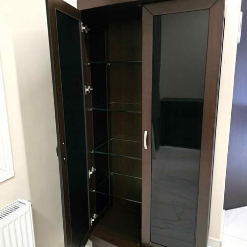 Wenge showcase with dark mirror