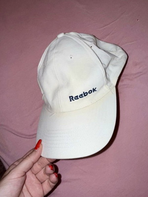 Reebok hat like new, white, one size