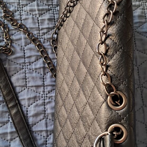 Quilted black crossbody bag like new with chain