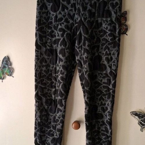 Women's leggings with heart pattern like new, sizes S/M, black and gray