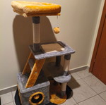 Cat Tree Scratching Post like new
