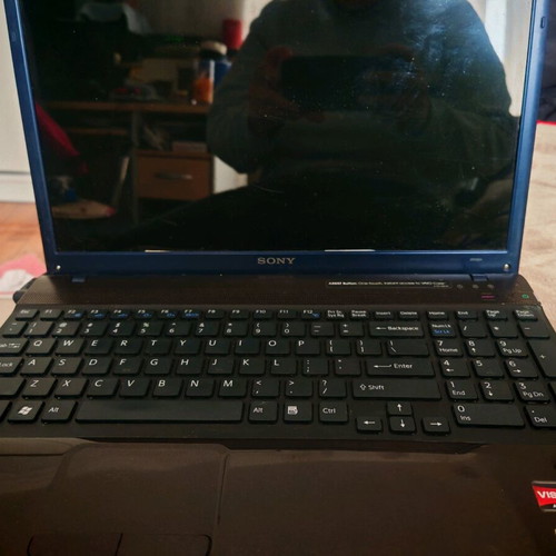 Sony Vaio PCG-61611 laptop 15.6" LED screen, 4GB RAM, 128GB SSD, Windows 10
