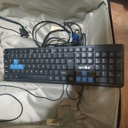 Vendo desktop computer with camera, 4 speakers and woofer