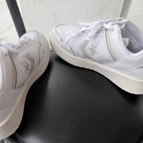 Converse white leather sneakers EU 43, 27.5 cm
