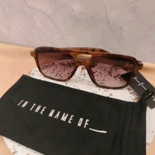 Sunglasses new brown with single bridge and ITNO pouch case