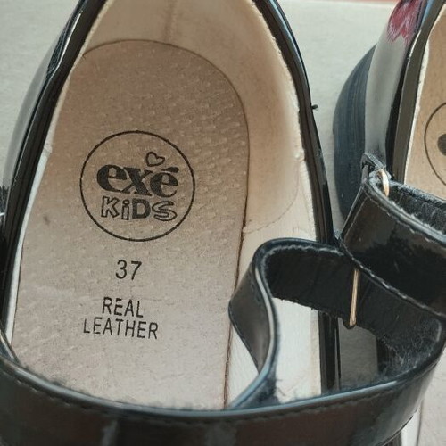 Exe Kids patent leather shoes size 37 like new, black