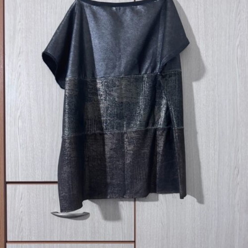 Lotus Eaters metallic blouse like new, gray, size S