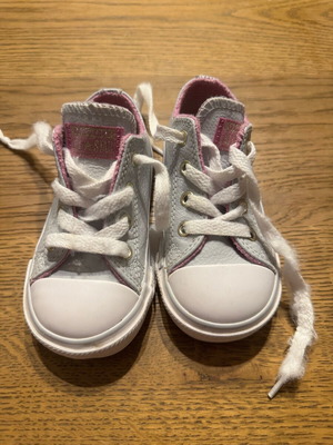 Βρεφικά παπούτσια Converse All Star No22 σε άριστη κατάσταση