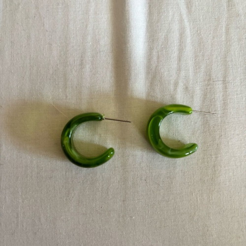 Various earrings like new