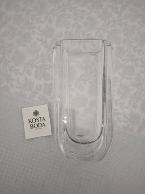 Kosta Boda crystal vase new, 23 cm height