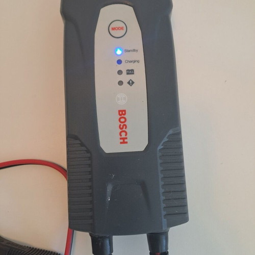 Bosch C1 12V Car Battery Charger like new