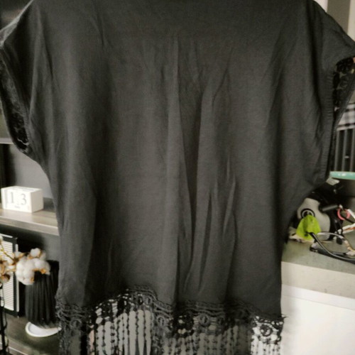 Women's lace top like new, black, size L