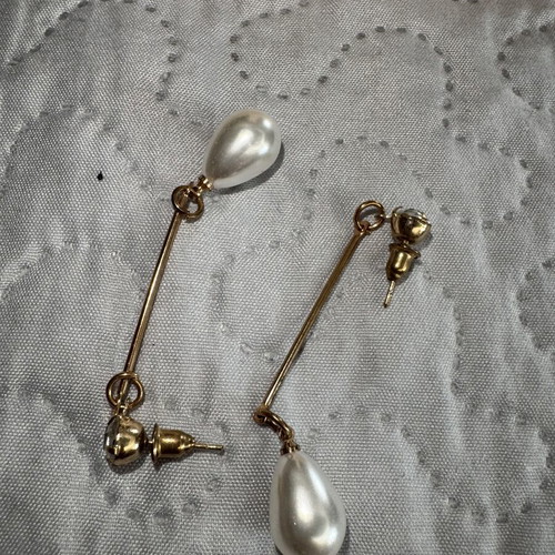 Dangling earrings with pearl drops like new, gold tone