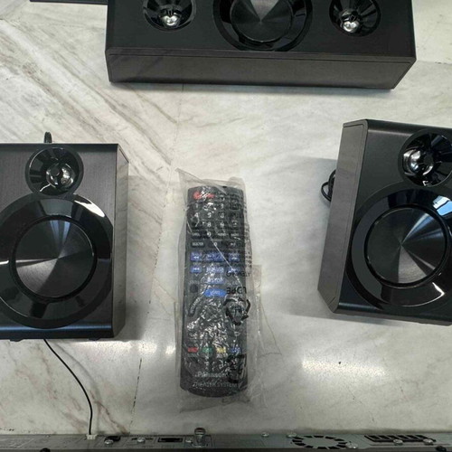 Panasonic Blu-ray Disc Home Theatre System SA-BTT465 3D