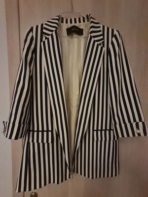 Zara striped jacket size small like new, 3/4 sleeves with pearl