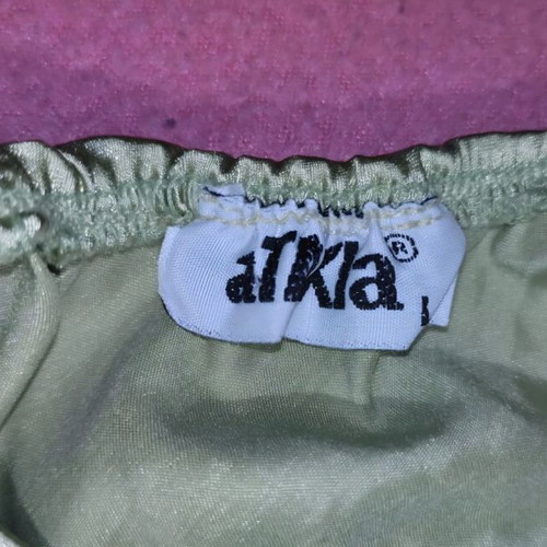 Satin Top with Spaghetti Straps Size L like new, light green