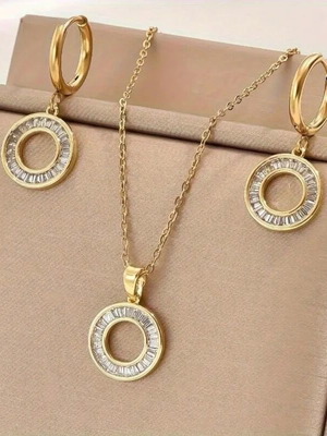 Комплект бижута с висящи обеци и колие с циркон нов