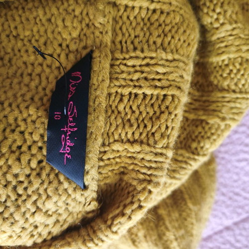Knitted sweater with large collar like new, yellow, size M