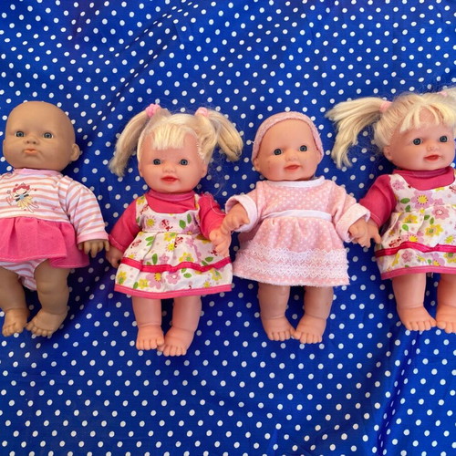 Dolls like new, set of 4