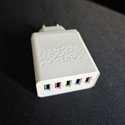 Charger with 5 charging ports