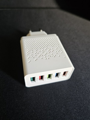 Charger with 5 charging ports