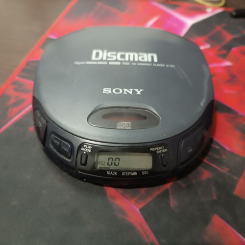 Sony Discman D-151 CD player used for parts or repair