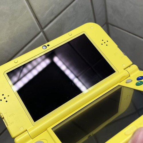 Nintendo New 3DS LL Pikachu Edition like new