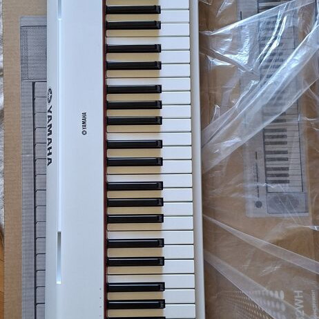 Yamaha NP-32 digital piano white, new, 76 keys