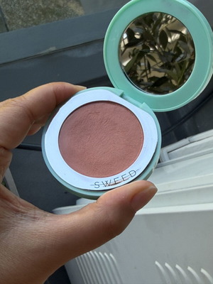 Sweed Air Blush Cream used, shade Suntouch