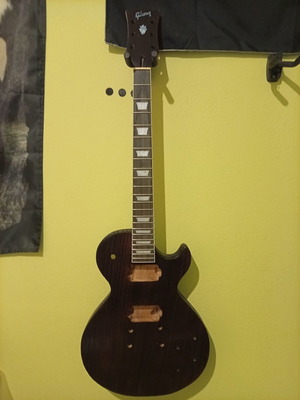 Les Paul Type Guitar new, ideal for project