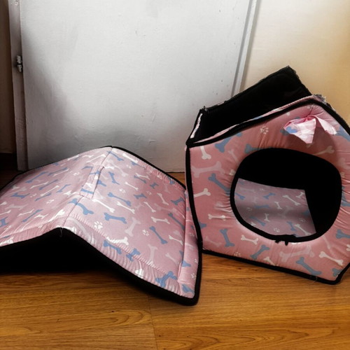 Fabric dog house with removable roof