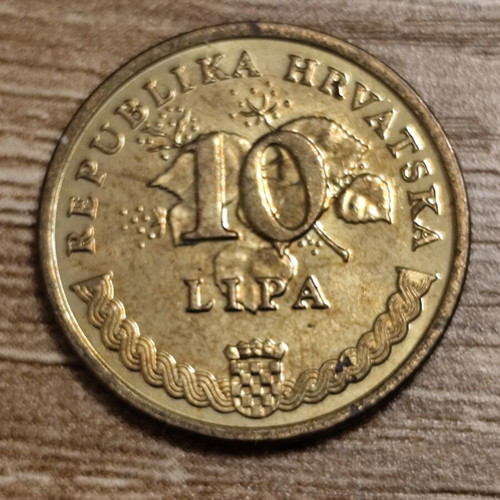 Croatian 10 Lipa coin 2005 used with tobacco plant design