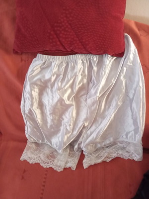 Negligee set like new, gray, sizes M and L