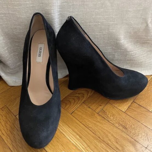 Guess suede platform shoes, size 36, black