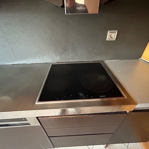 Tripani Kitchen Set used with Built-in Electric Appliances