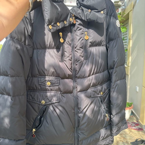 Moncler jacket like new with gold details, black size M